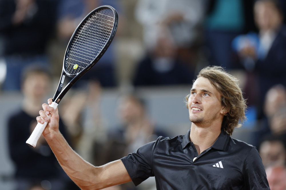 包含西班牙网球队绝杀日本网球队，兹维列夫高光表现的词条