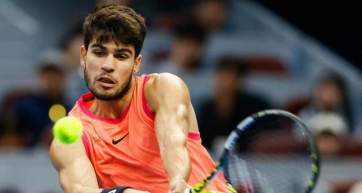 日本网球队横扫西班牙网球队，阿尔卡拉斯送出助攻的简单介绍