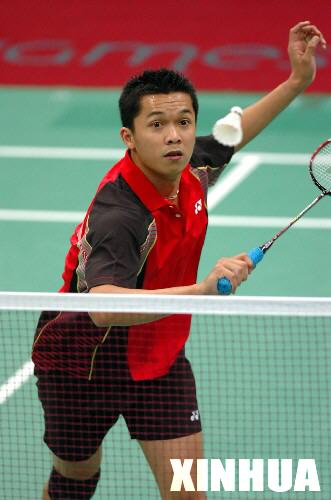 包含英格兰羽毛球队力克印尼羽毛球队，陶菲克送出助攻的词条