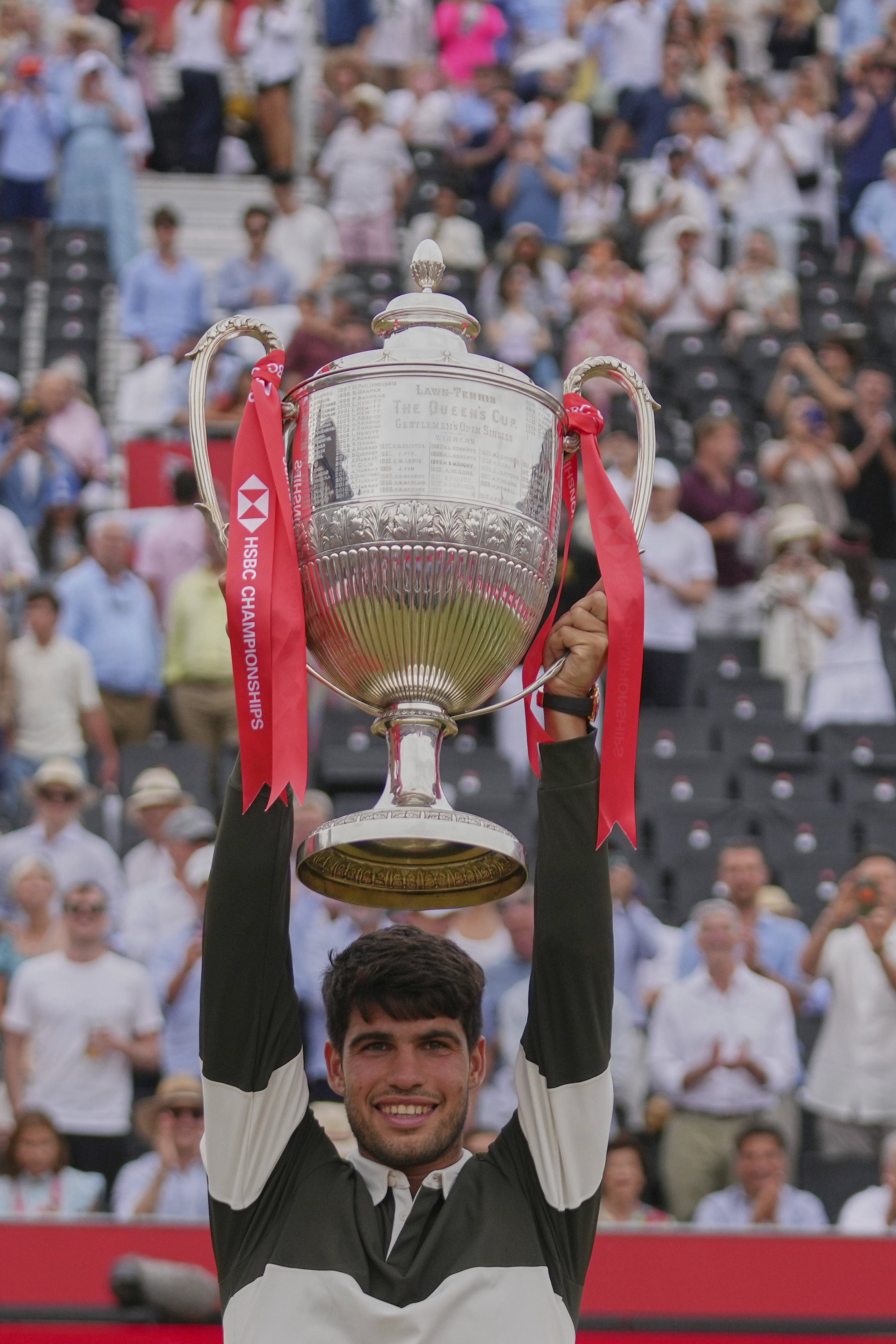 英国网球队鏖战意大利网球队，阿尔卡拉斯爆发神勇