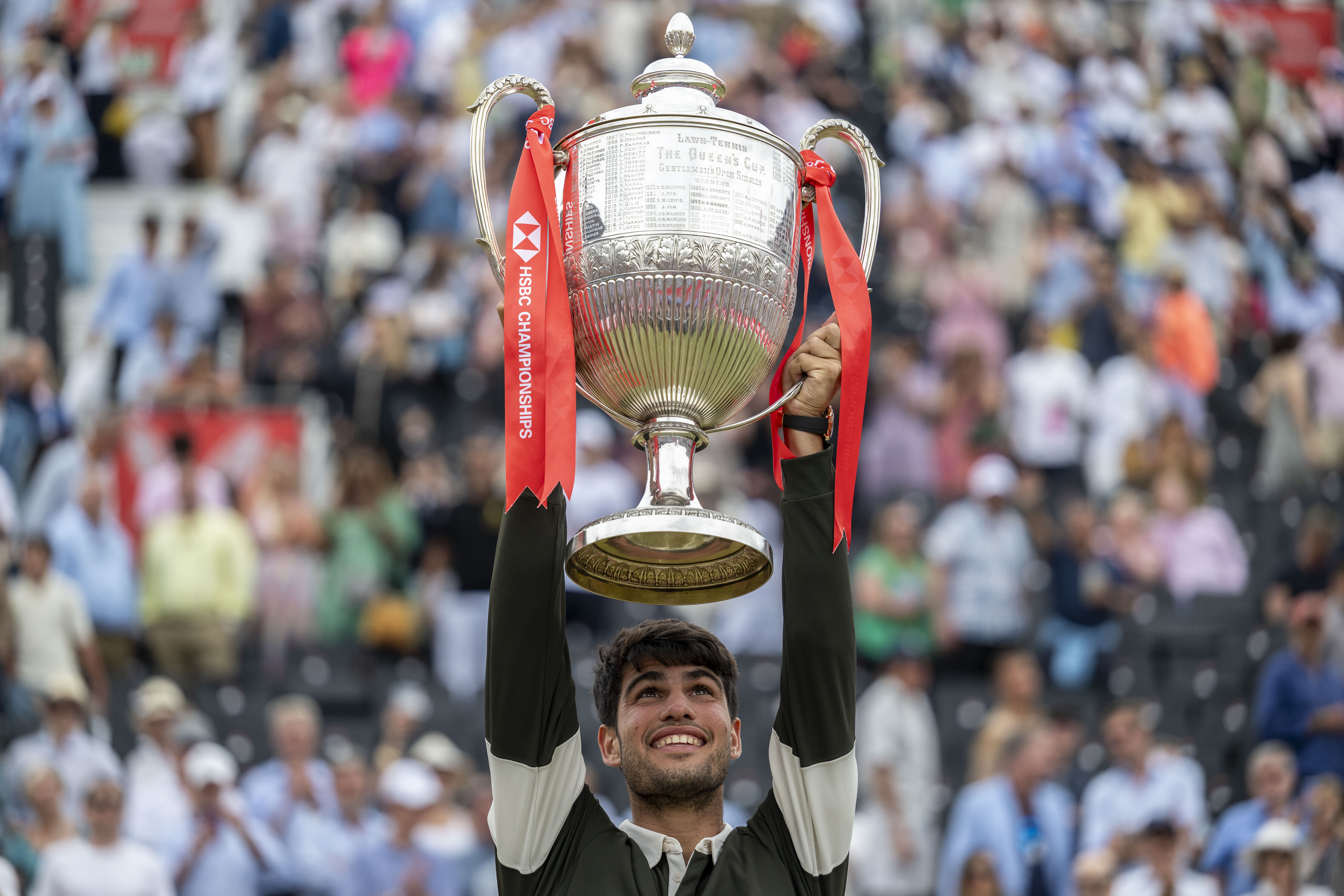 英国网球队鏖战意大利网球队，阿尔卡拉斯爆发神勇