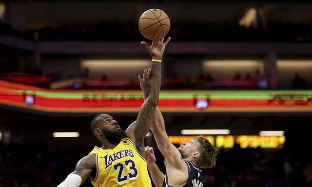 国王险胜尼克斯，浓眉一己之力扛起全队的简单介绍