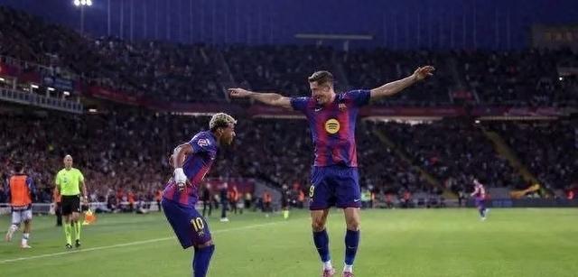 关于意大利力克AC米兰，莱万统治全场的信息