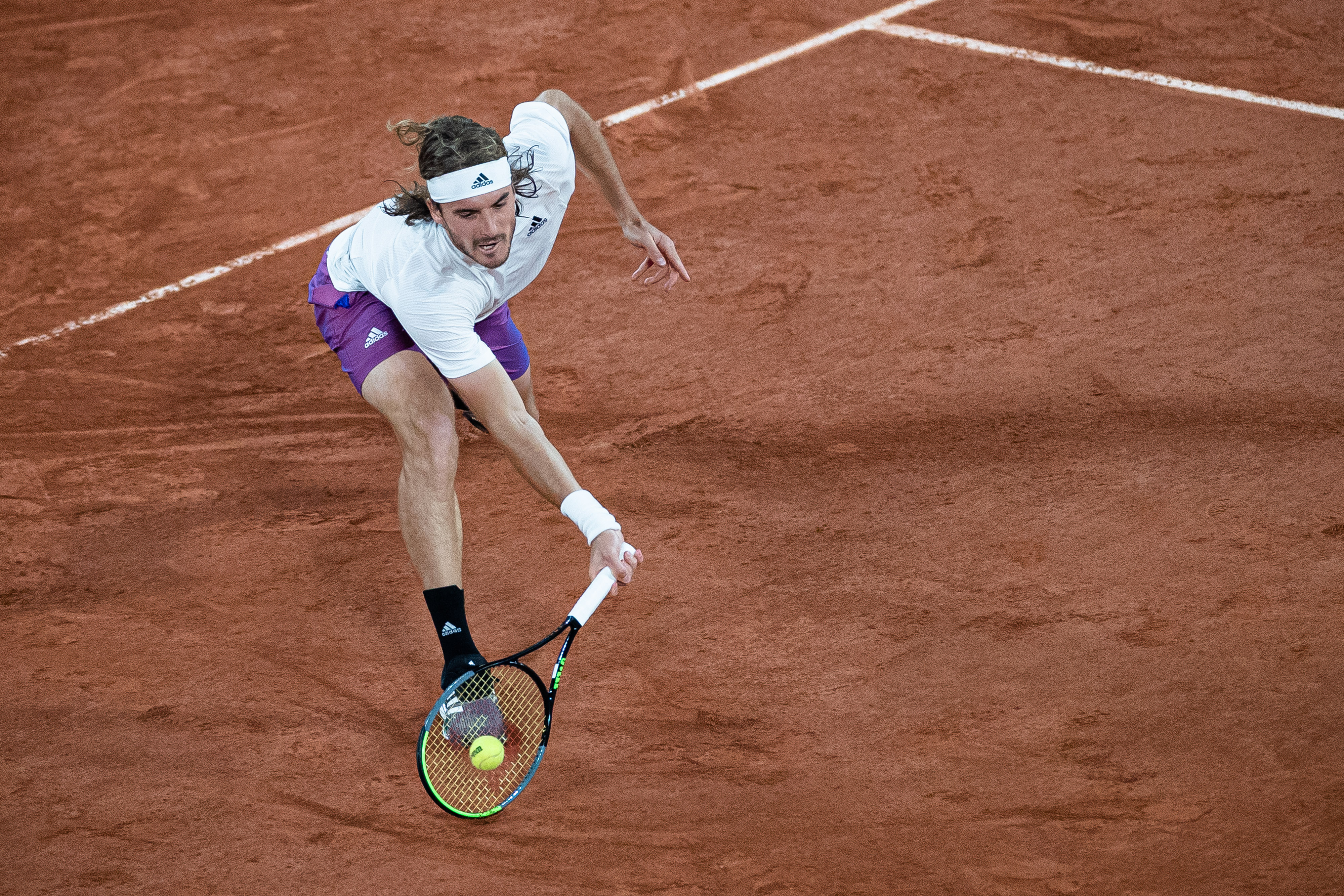 关于法国网球队鏖战世界网球队，西西帕斯惊艳世界的信息