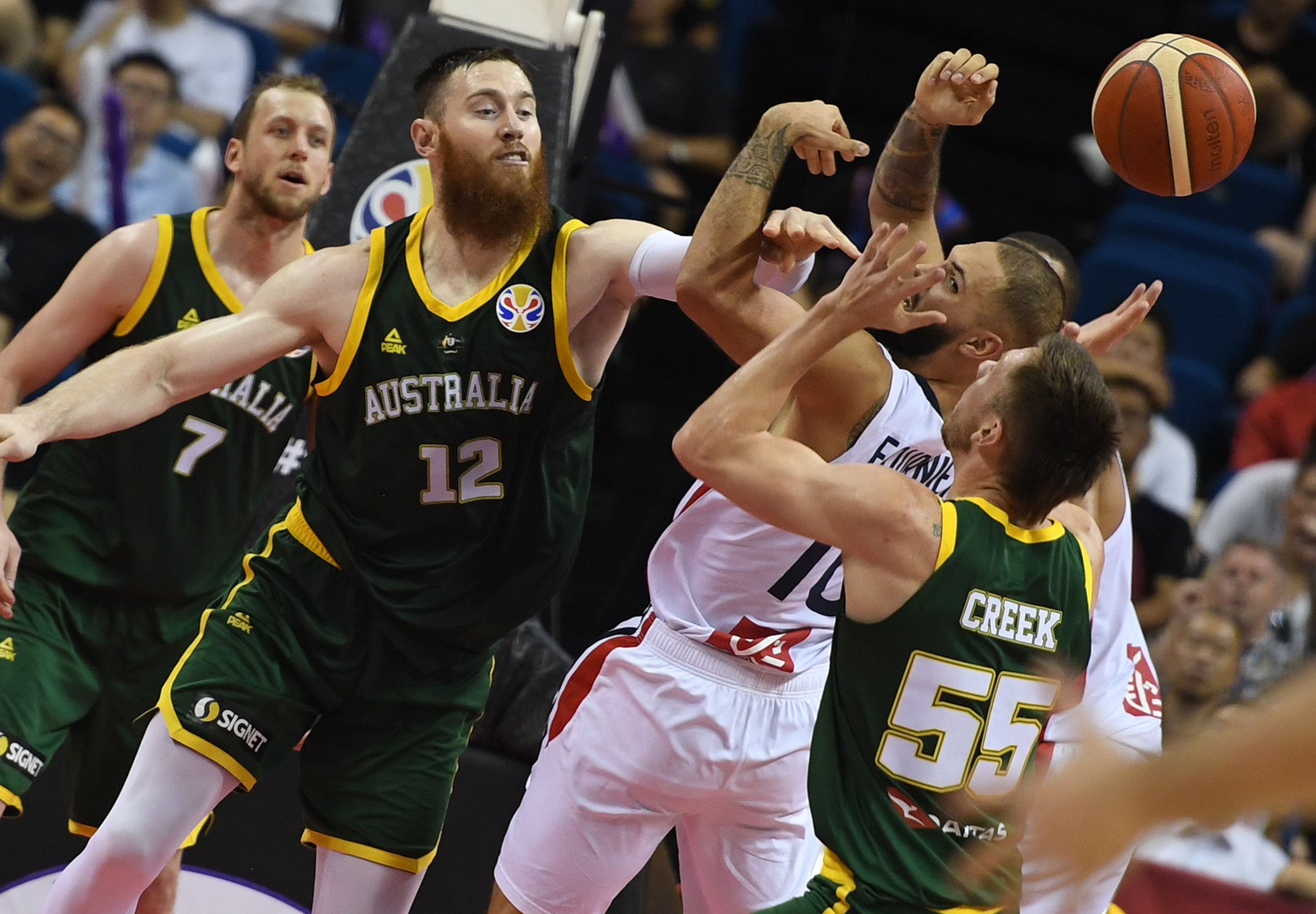 法国羽毛球队力克泰国羽毛球队，辛杜制霸全场的简单介绍