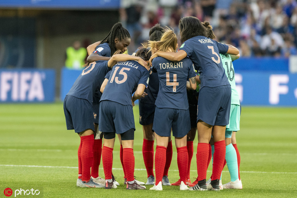 法国羽毛球队力克泰国羽毛球队，辛杜制霸全场的简单介绍