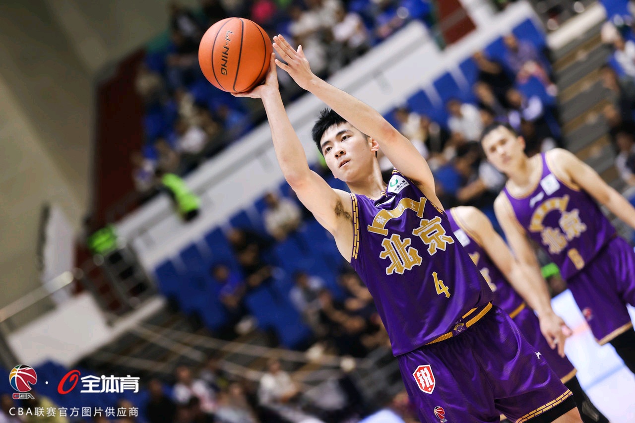 江苏男篮新老交替，老将表现出色的简单介绍