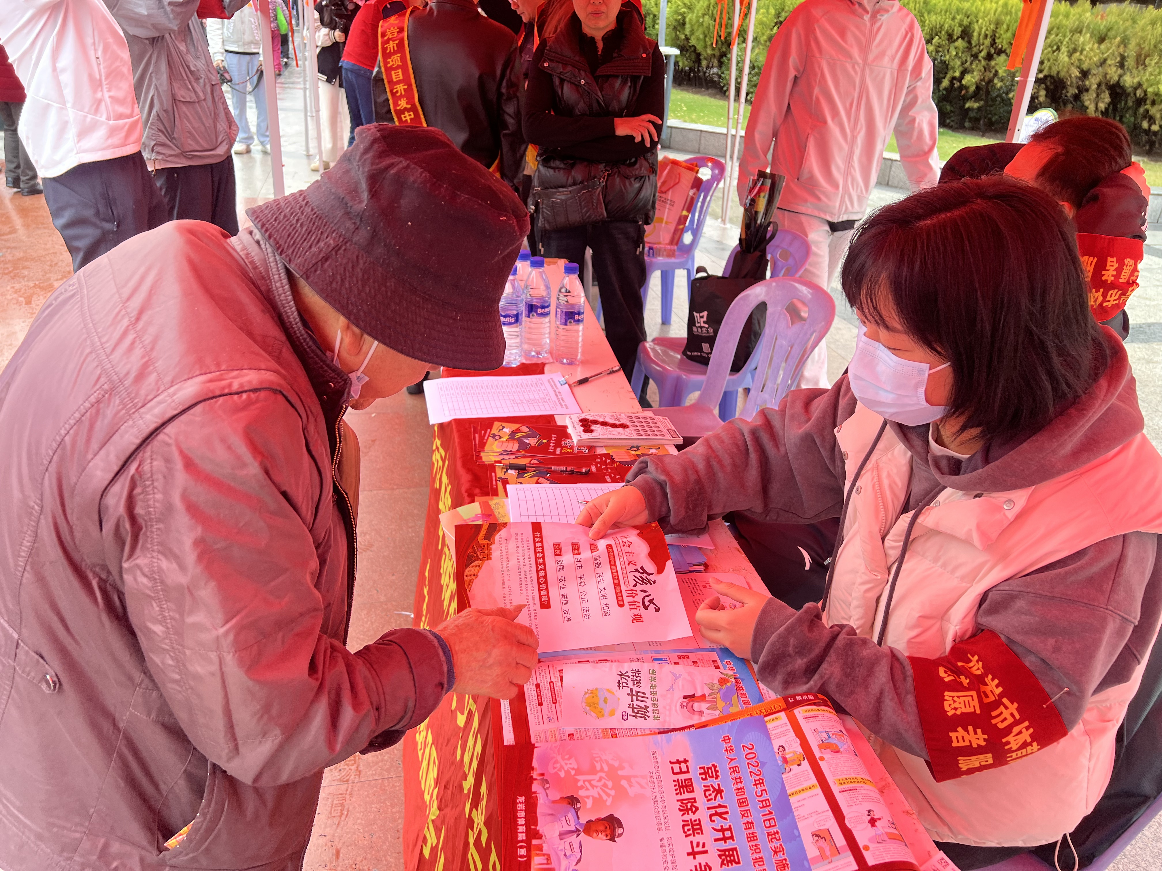 顶级篮球运动员积极投身社区志愿服务的简单介绍