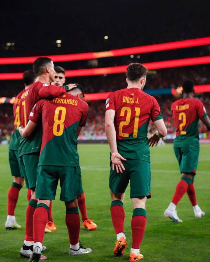 包含土耳其击溃冰岛,欧预赛四连胜的词条 包含土耳其击溃冰岛,欧预赛四连胜的词条