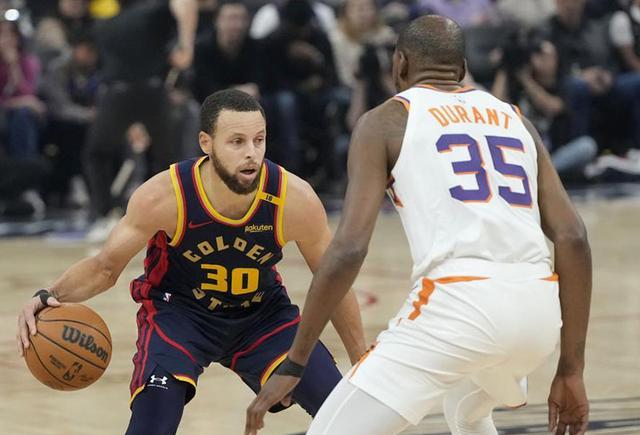 比赛陷入激烈对抗,毫无保留的拼搏的简单介绍 比赛陷入激烈对抗,毫无保留的拼搏的简单介绍