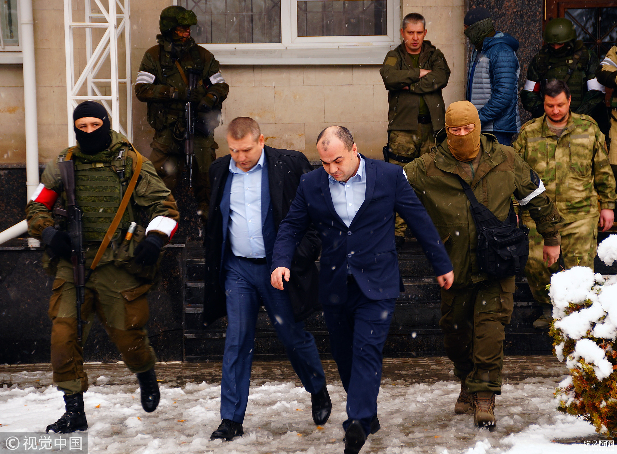 包含卢甘斯克队在乌克兰足坛中逐渐崭露头角的词条