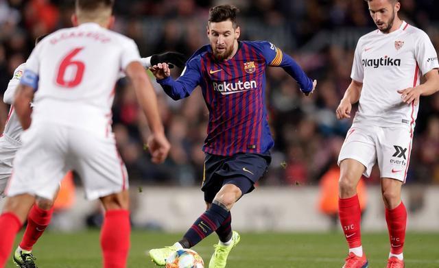 包含塞维利亚前场三叉戟助球队大胜的词条