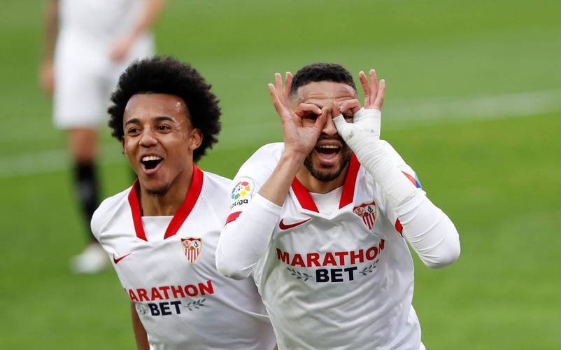 包含塞维利亚前场三叉戟助球队大胜的词条